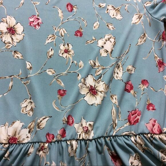 Les Amis Top Blue Floral Size Small Short Sl - Picture 4 of 4